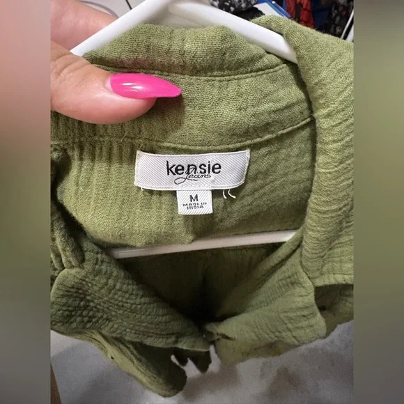 Kensie Green Romper✨ - Picture 8 of 8